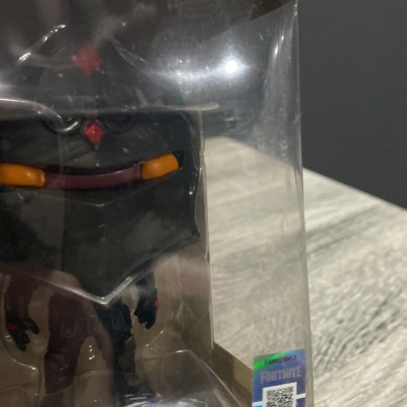 Funko Pop! Games | Fortnite #426: Black Knight - Collectable Vinyl Figure - Picture 14 of 14